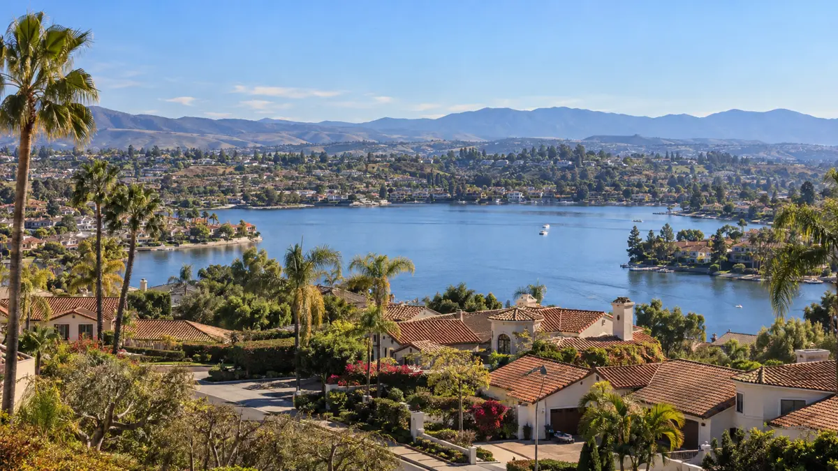 Homes with tile roofs overlooking the lake in Mission Viejo, California